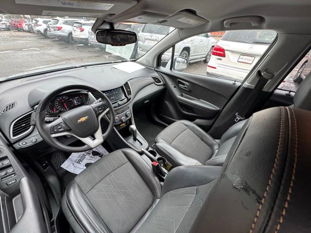 Used 2018 Chevrolet Trax LT w/ LT Convenience Package FWD image 24