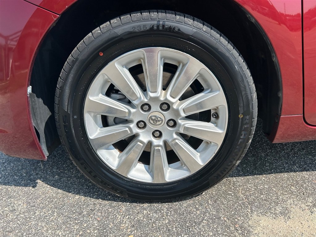 Used 2012 Toyota Sienna LE w/ Towing Pkg AWD/4WD image 9
