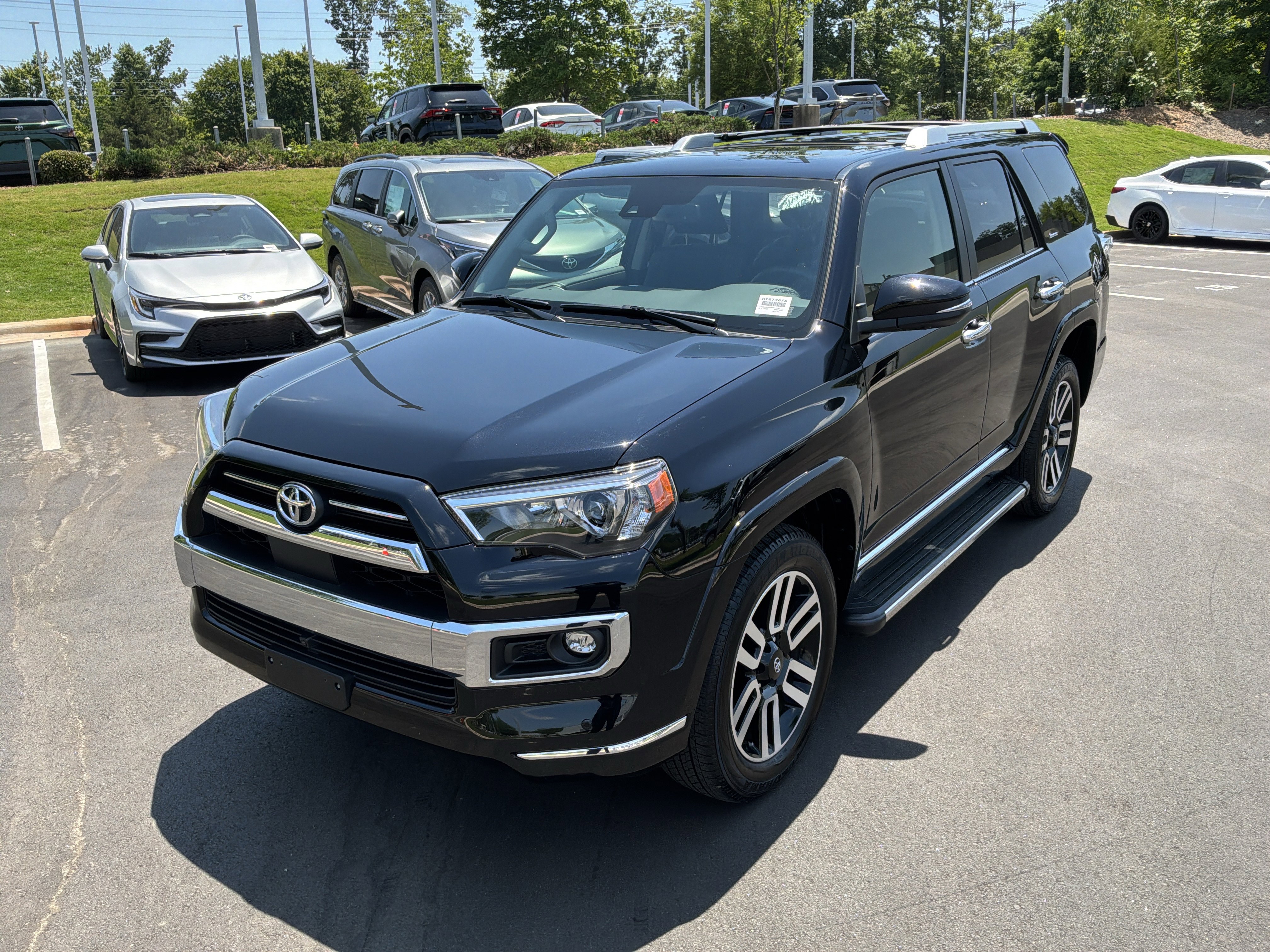 Used 2022 Toyota 4Runner Limited AWD/4WD image 5