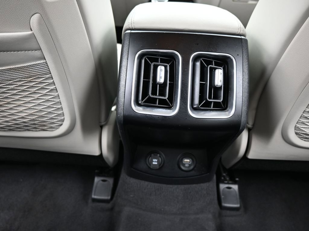 Used 2023 Kia Sorento S image 40
