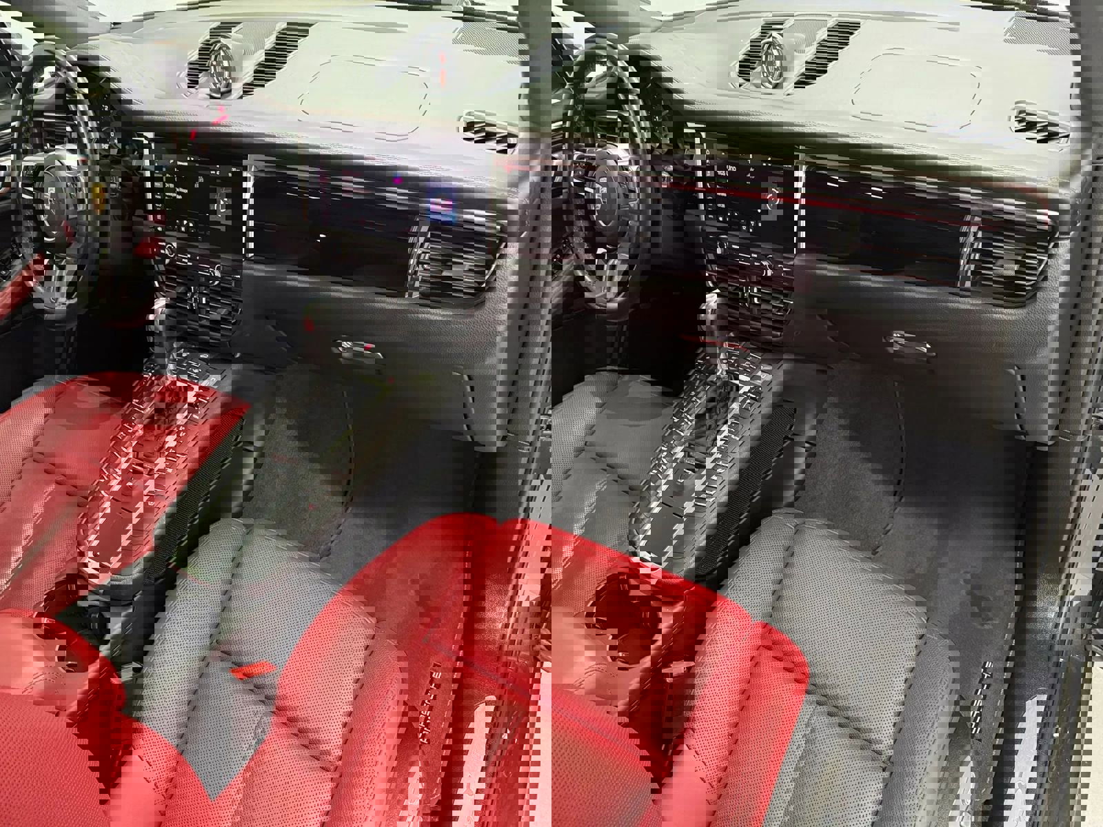 Used 2019 Porsche Macan S w/ Premium Package Plus image 11