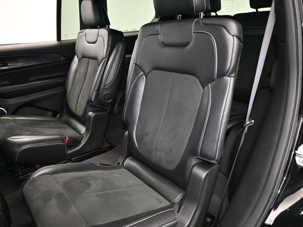 Used 2021 Jeep Grand Cherokee L Laredo image 32