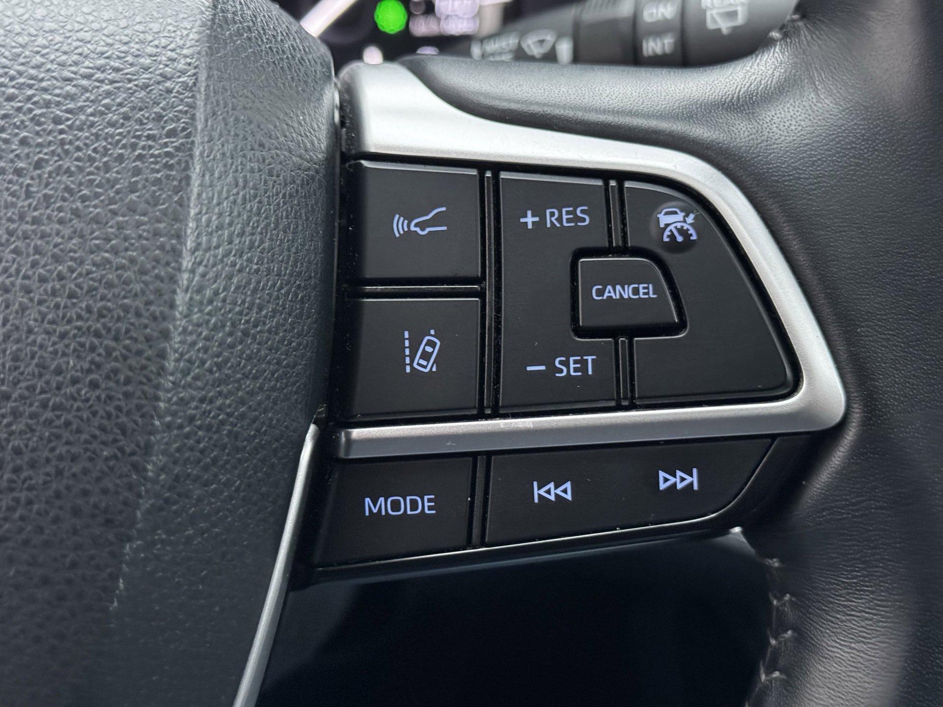 Used 2022 Toyota Highlander XLE image 25