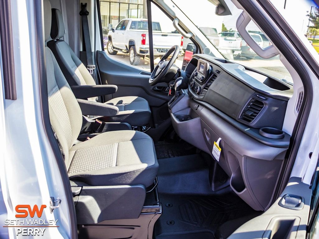 New 2025 Ford Transit 250 148 Medium Roof image 15