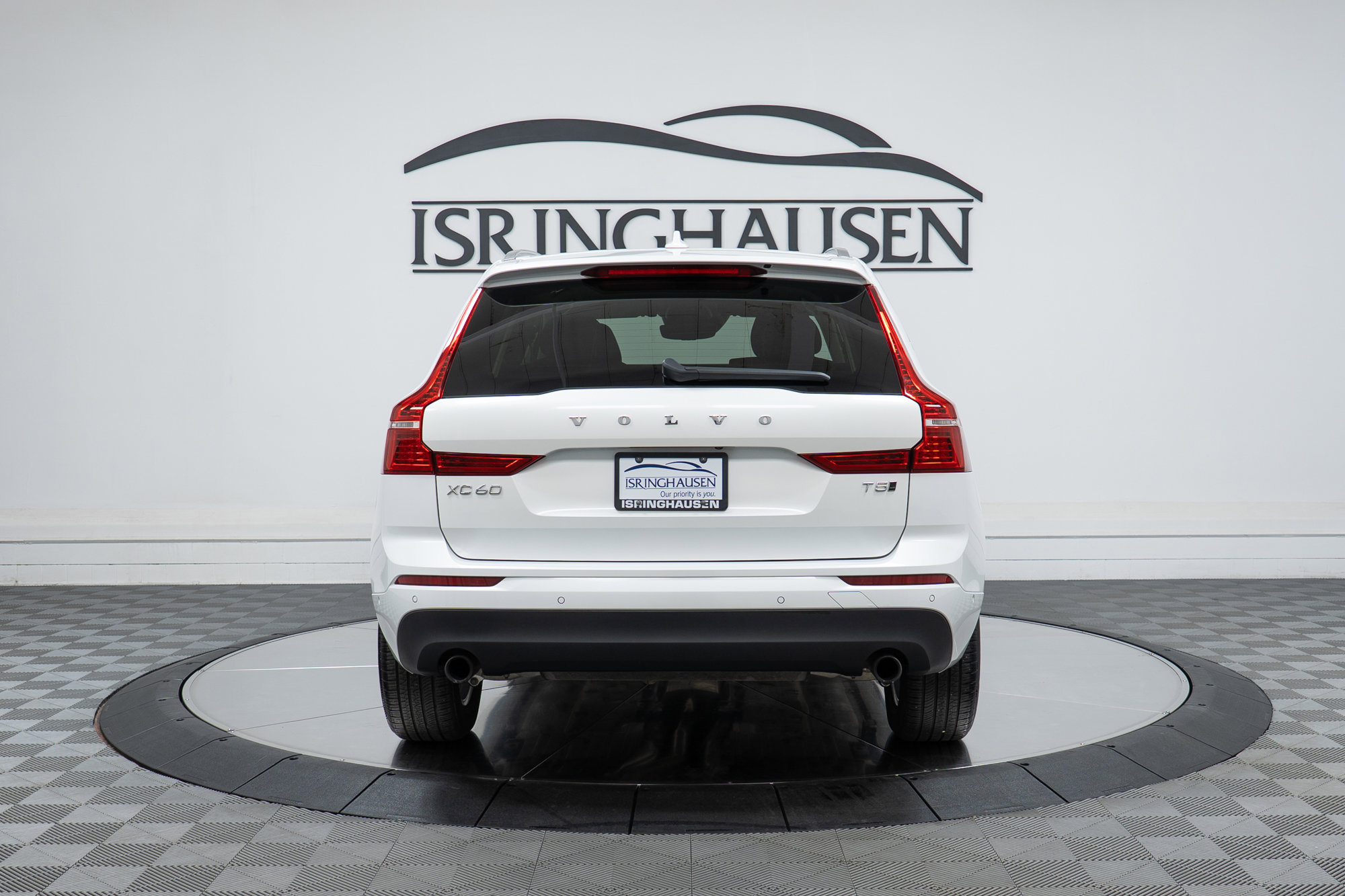 Used 2018 Volvo XC60 T5 Momentum w/ Convenience Package image 6