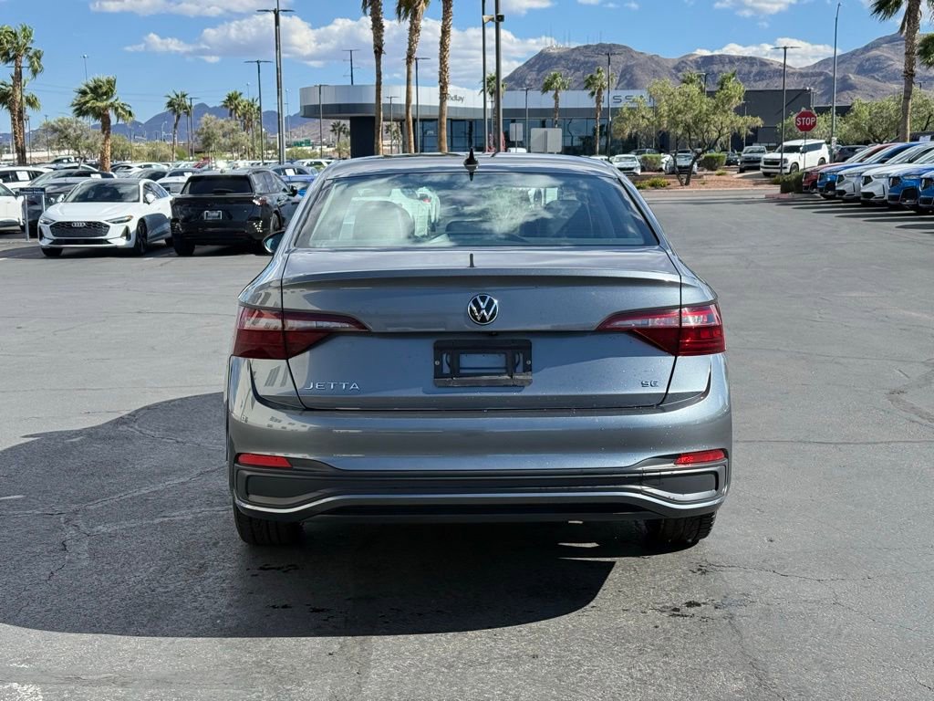 Used 2024 Volkswagen Jetta SE image 2