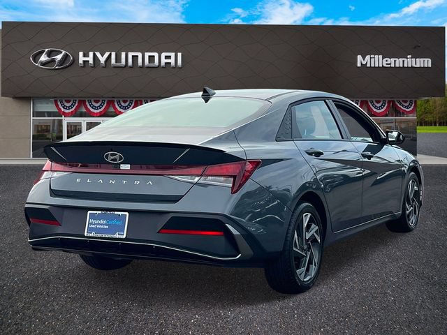 Certified 2025 Hyundai Elantra Sport FWD image 5