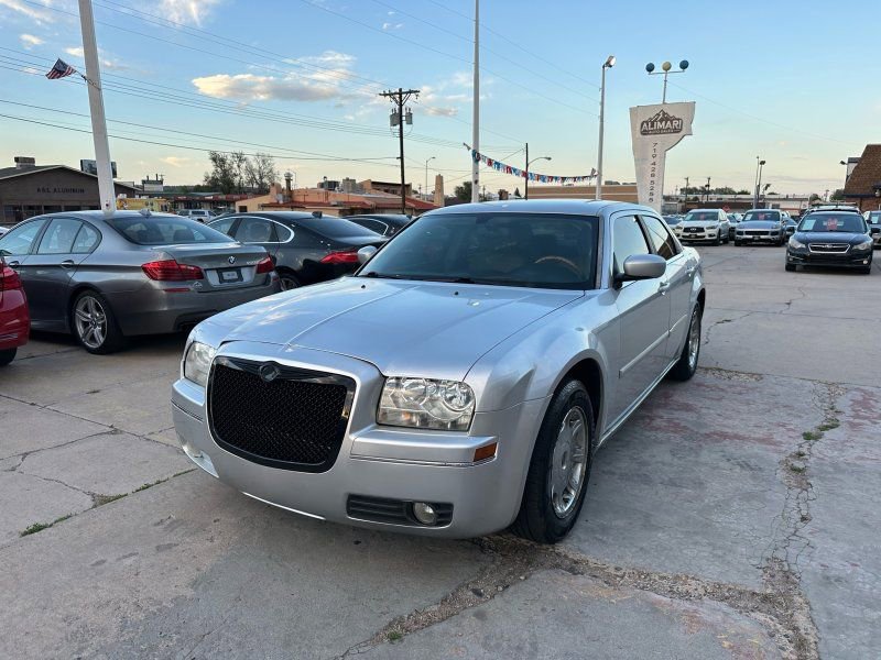 Used 2006 Chrysler 300 Touring RWD image 3