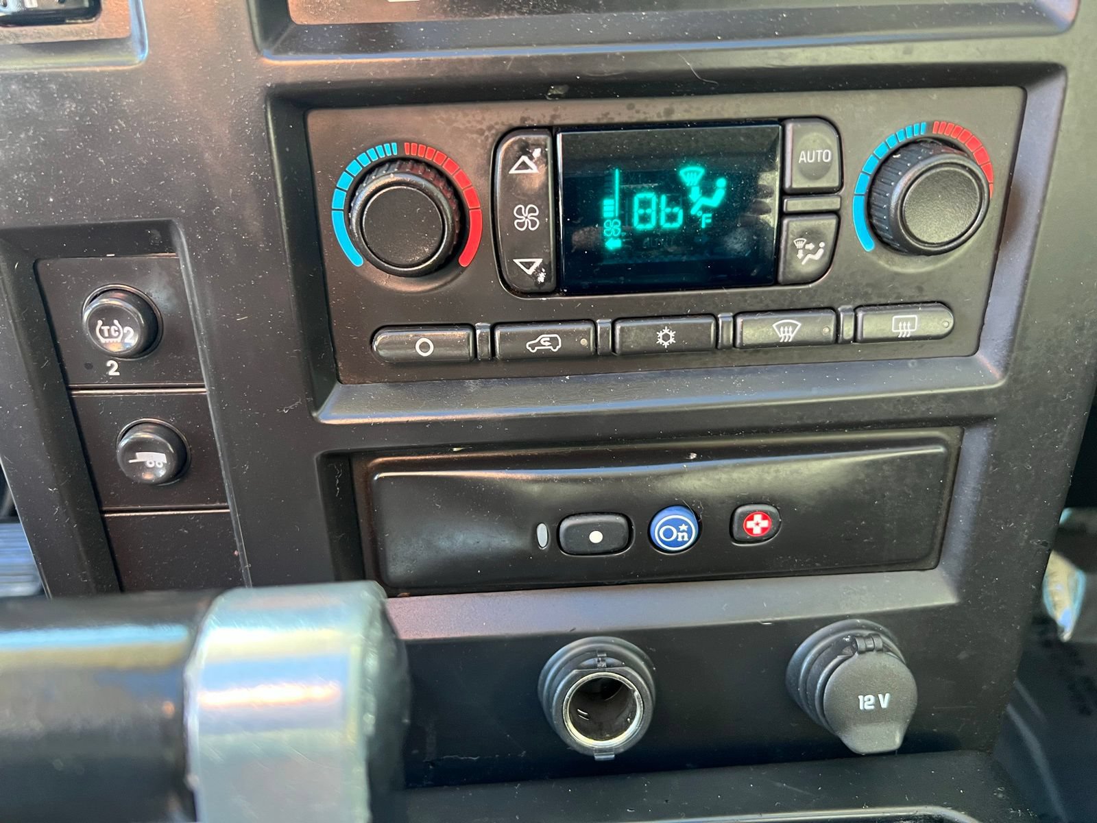 Used 2005 HUMMER H2 w/ Preferred Equipment Group AWD/4WD image 35