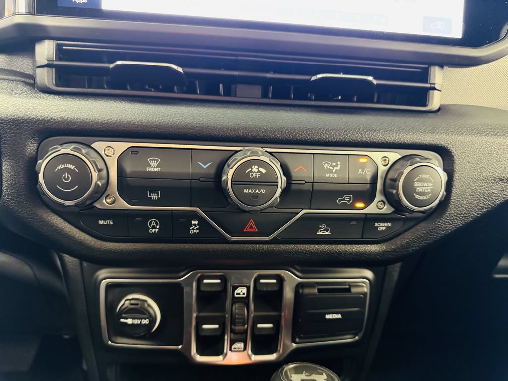 Used 2026 Jeep Wrangler Unlimited Sport AWD/4WD image 17