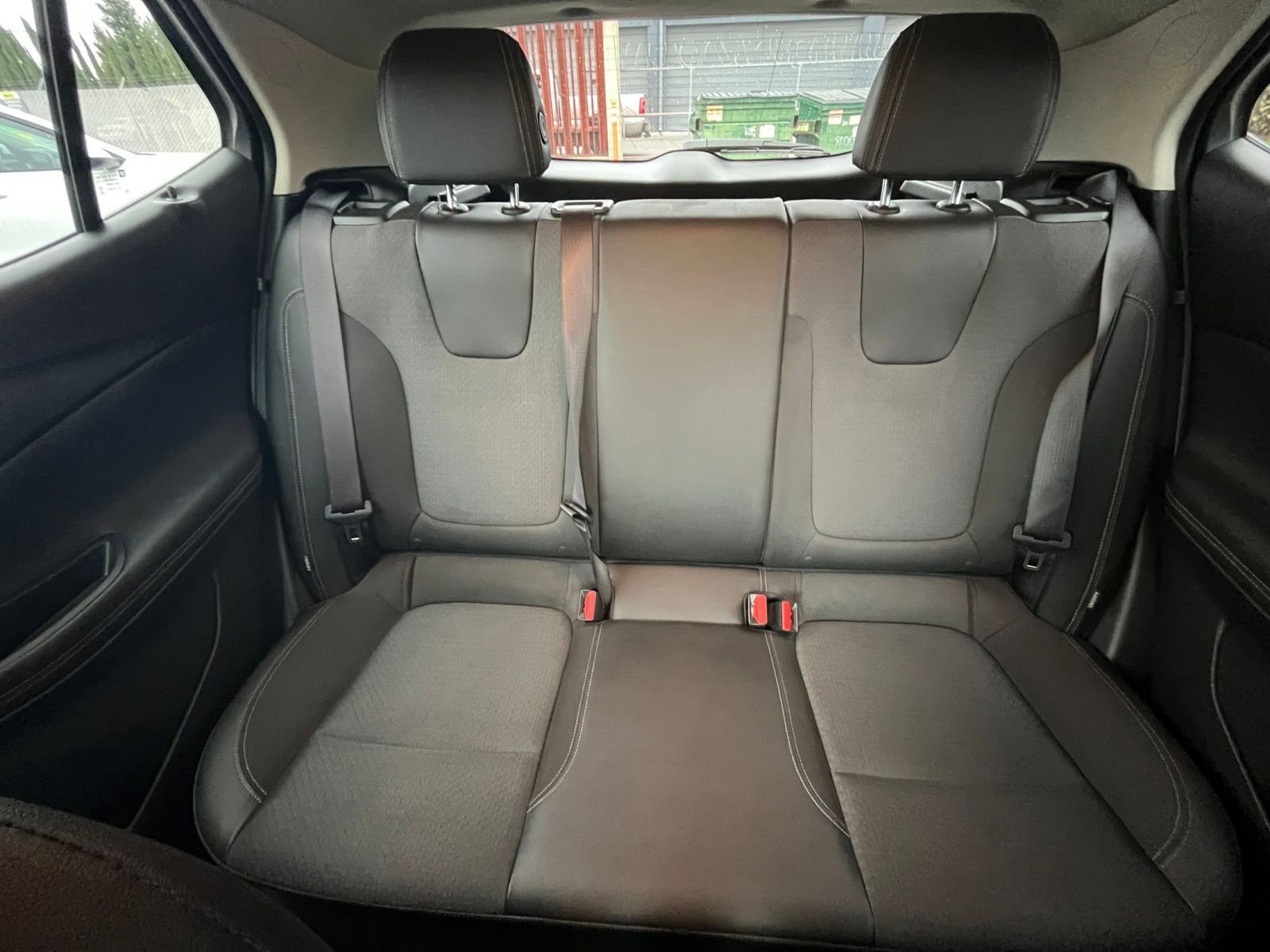 Used 2025 Buick Encore GX Preferred image 38