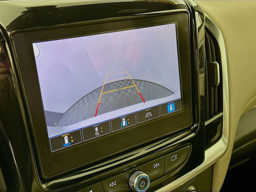 Used 2023 Chevrolet Traverse LT w/ LT Premium Package image 19