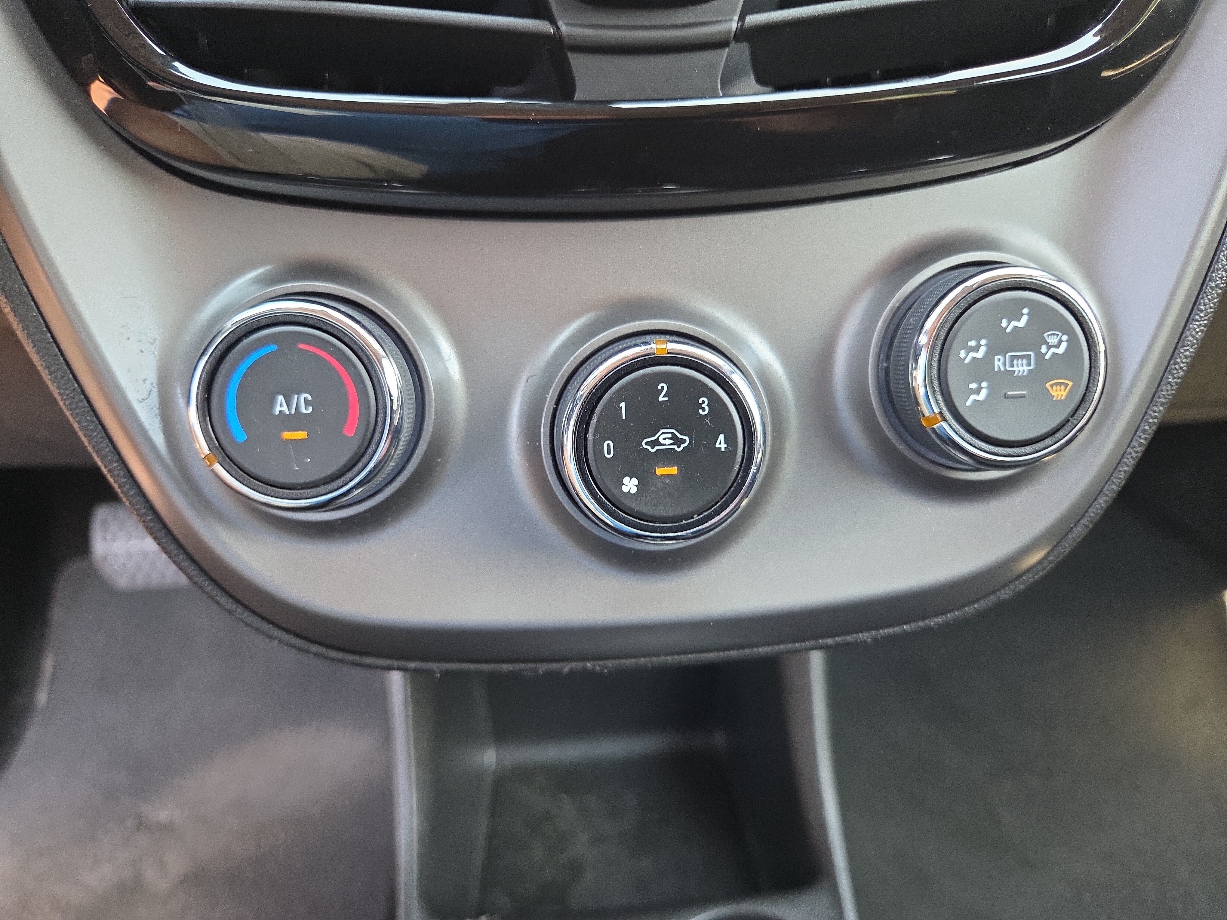 Used 2021 Chevrolet Spark LT FWD image 23