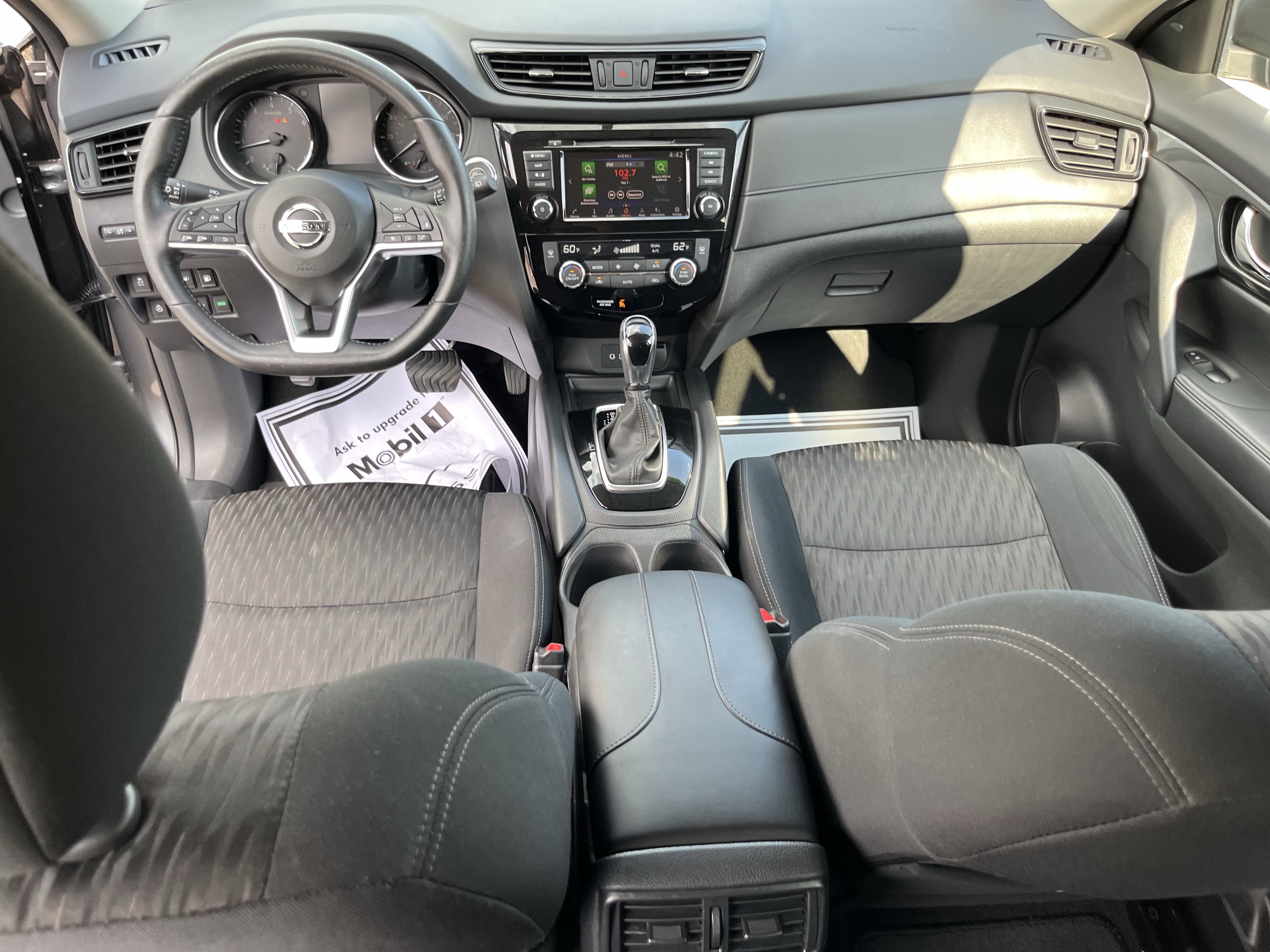 Used 2018 Nissan Rogue SV w/ Premium Package AWD/4WD image 19