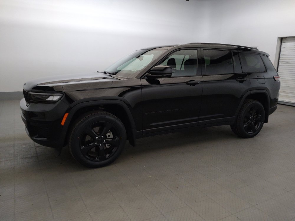 Used 2023 Jeep Grand Cherokee L Laredo RWD image 2