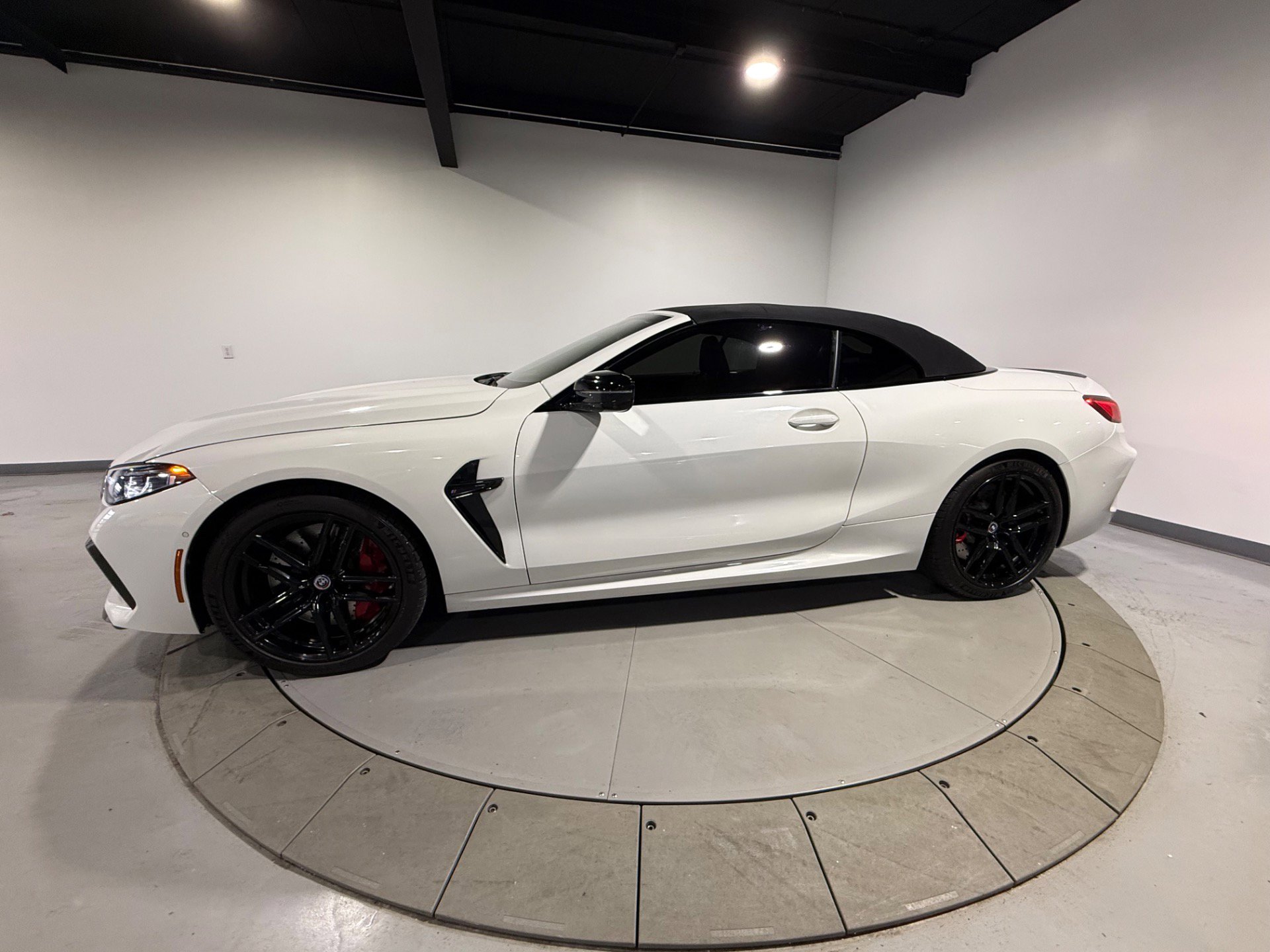 Used 2023 BMW M8 Competition image 32