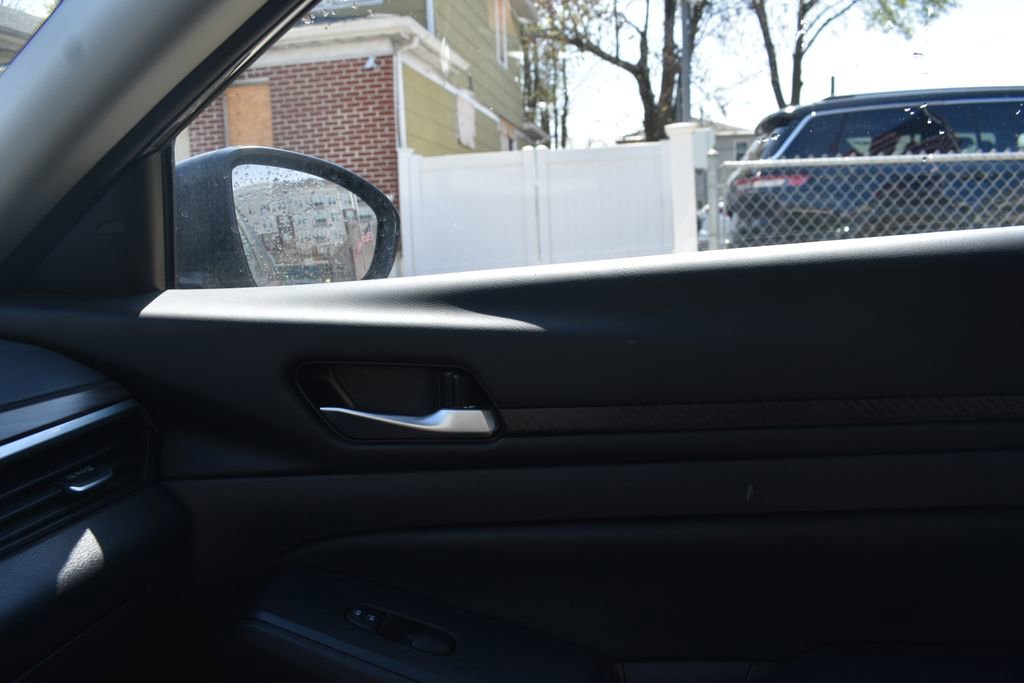 Used 2025 Nissan Altima 2.5 SV image 20