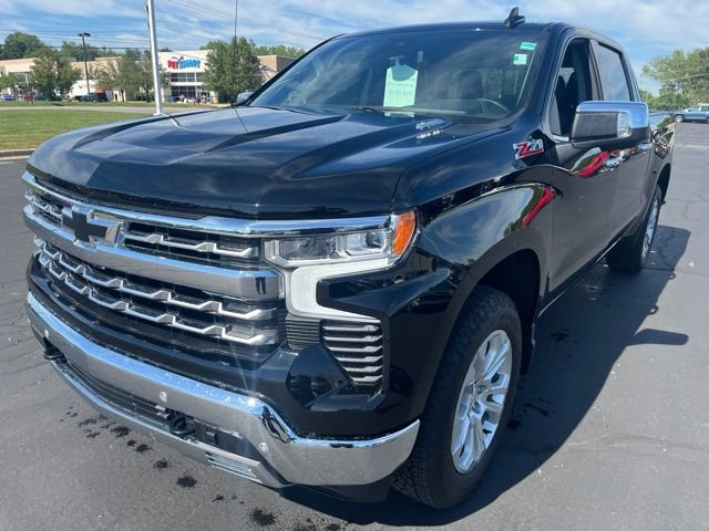 Used 2025 Chevrolet Silverado 1500 LTZ w/ LTZ Premium Package AWD/4WD image 2