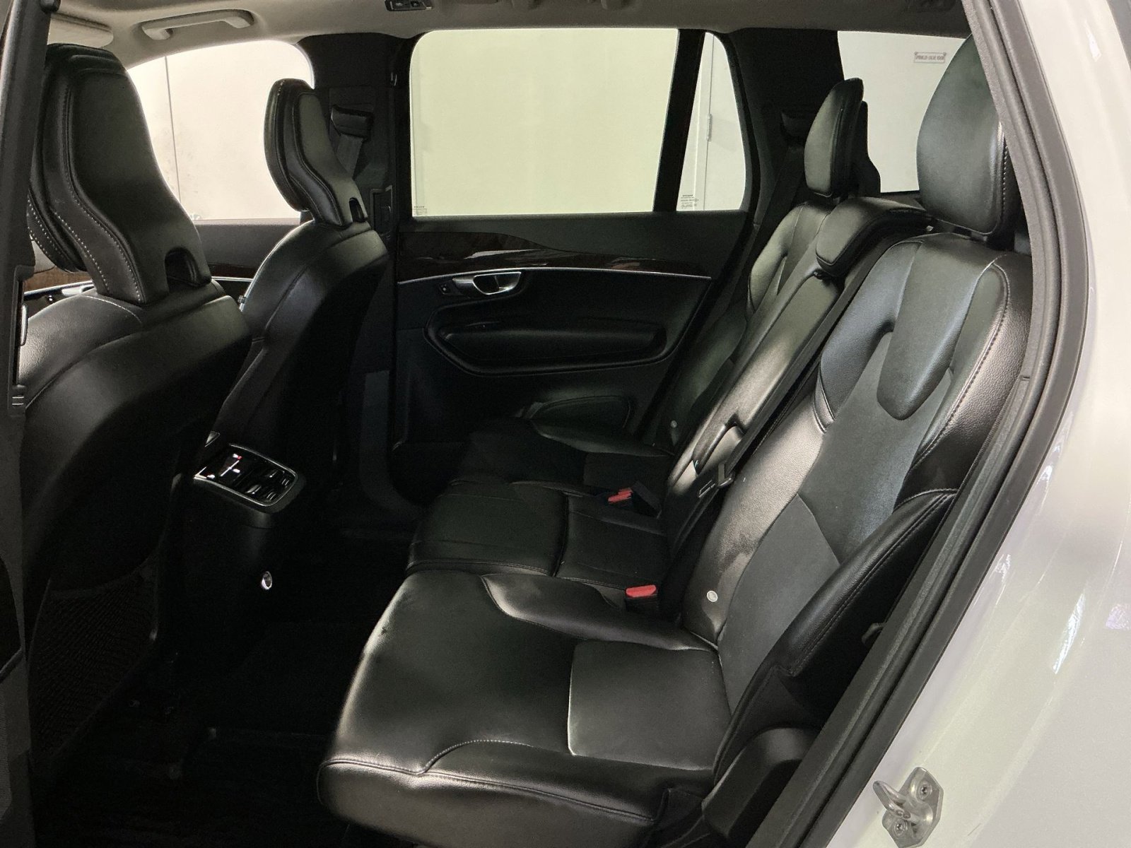 Used 2019 Volvo XC90 T5 Momentum w/ Multimedia Package AWD/4WD image 25