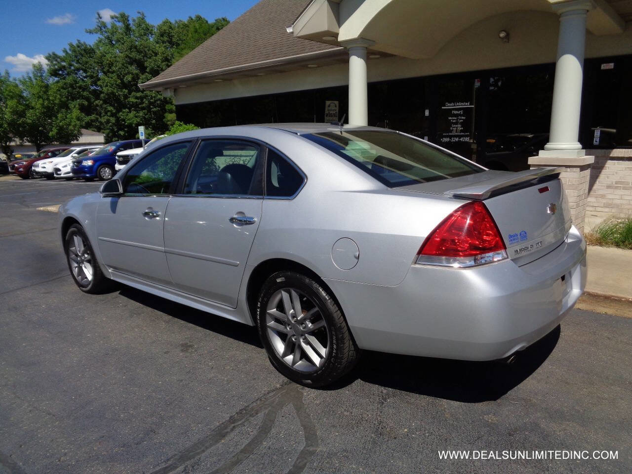 Used 2015 Chevrolet Impala LTZ FWD image 4