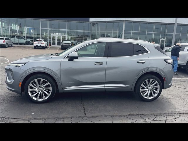 Used 2024 Buick Envision Avenir image 5
