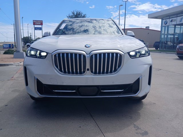 New 2026 BMW X5 xDrive40i w/ Off-Road Package AWD/4WD image 2