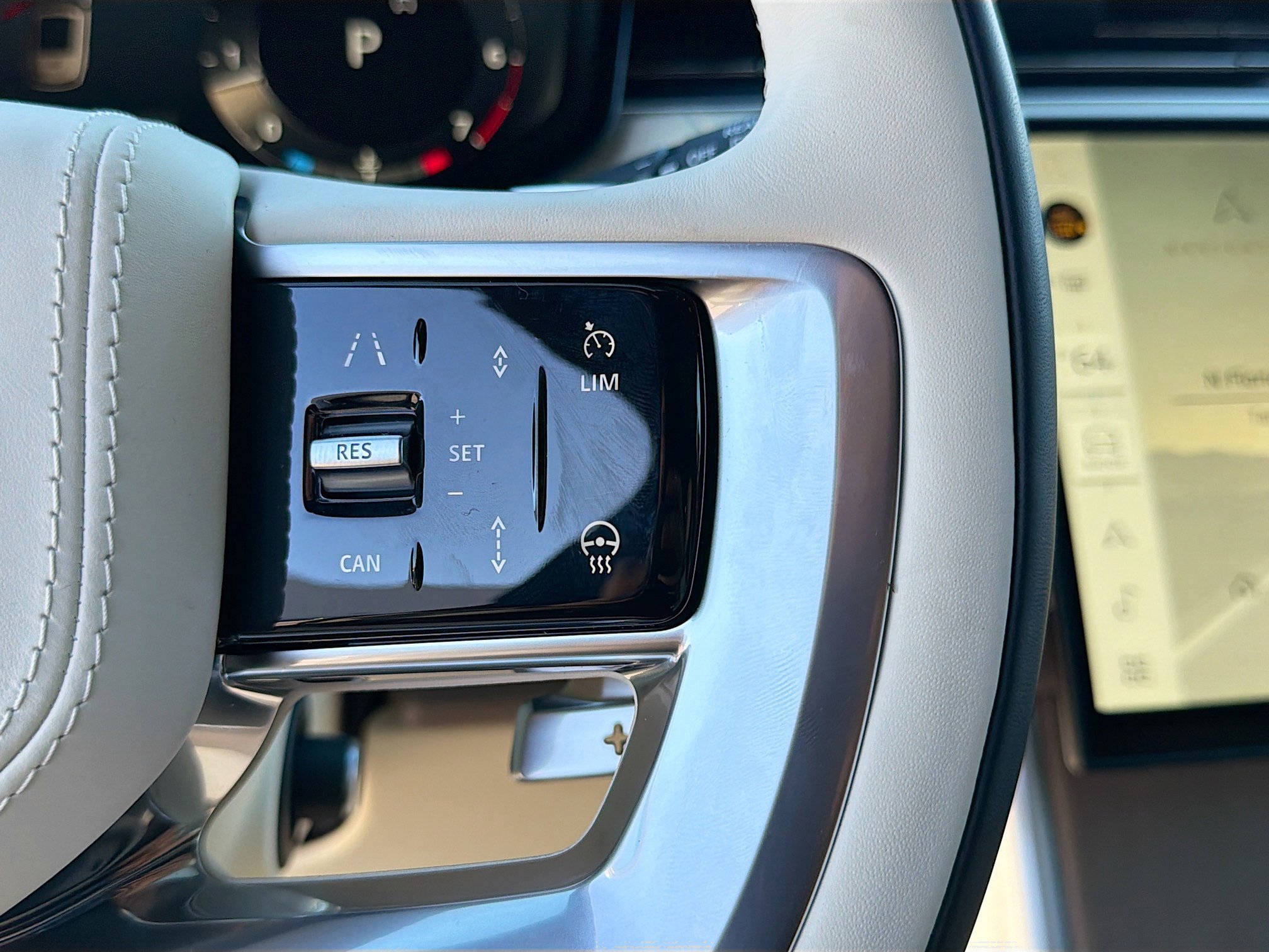 New 2026 Land Rover Range Rover SE image 38