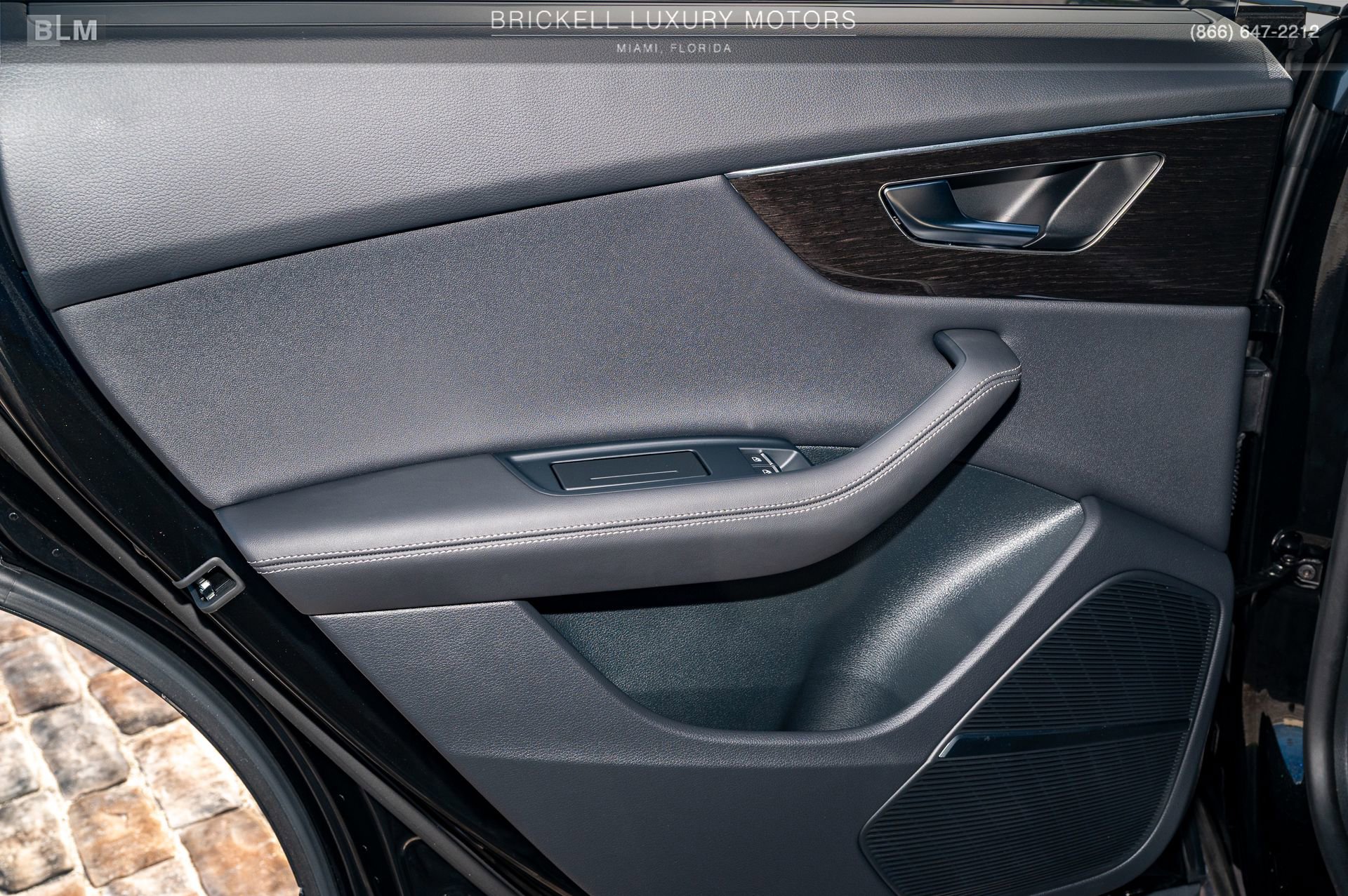 Used 2025 Audi Q8 Prestige image 19