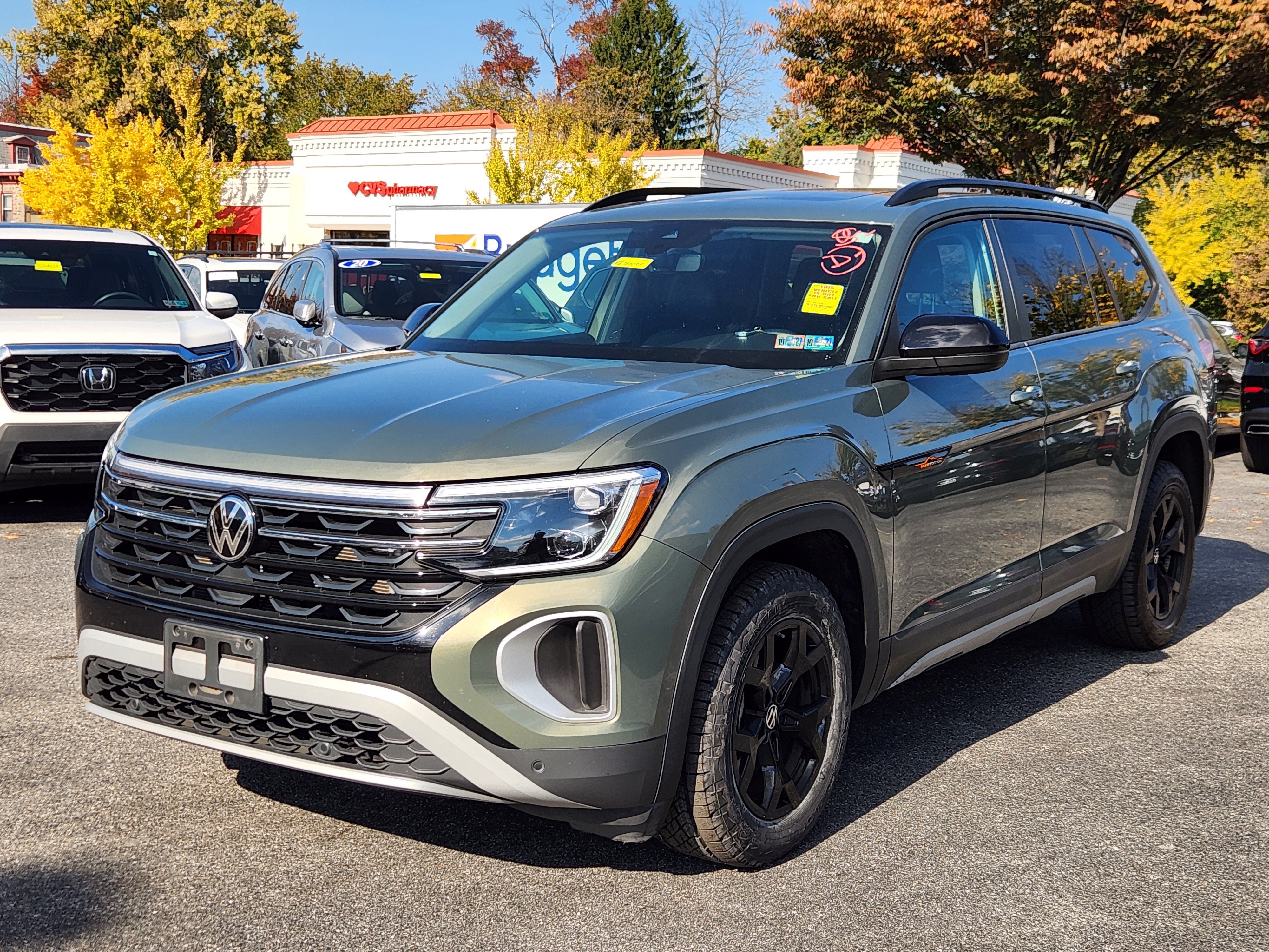 Used 2024 Volkswagen Atlas Peak Edition SE AWD/4WD image 3