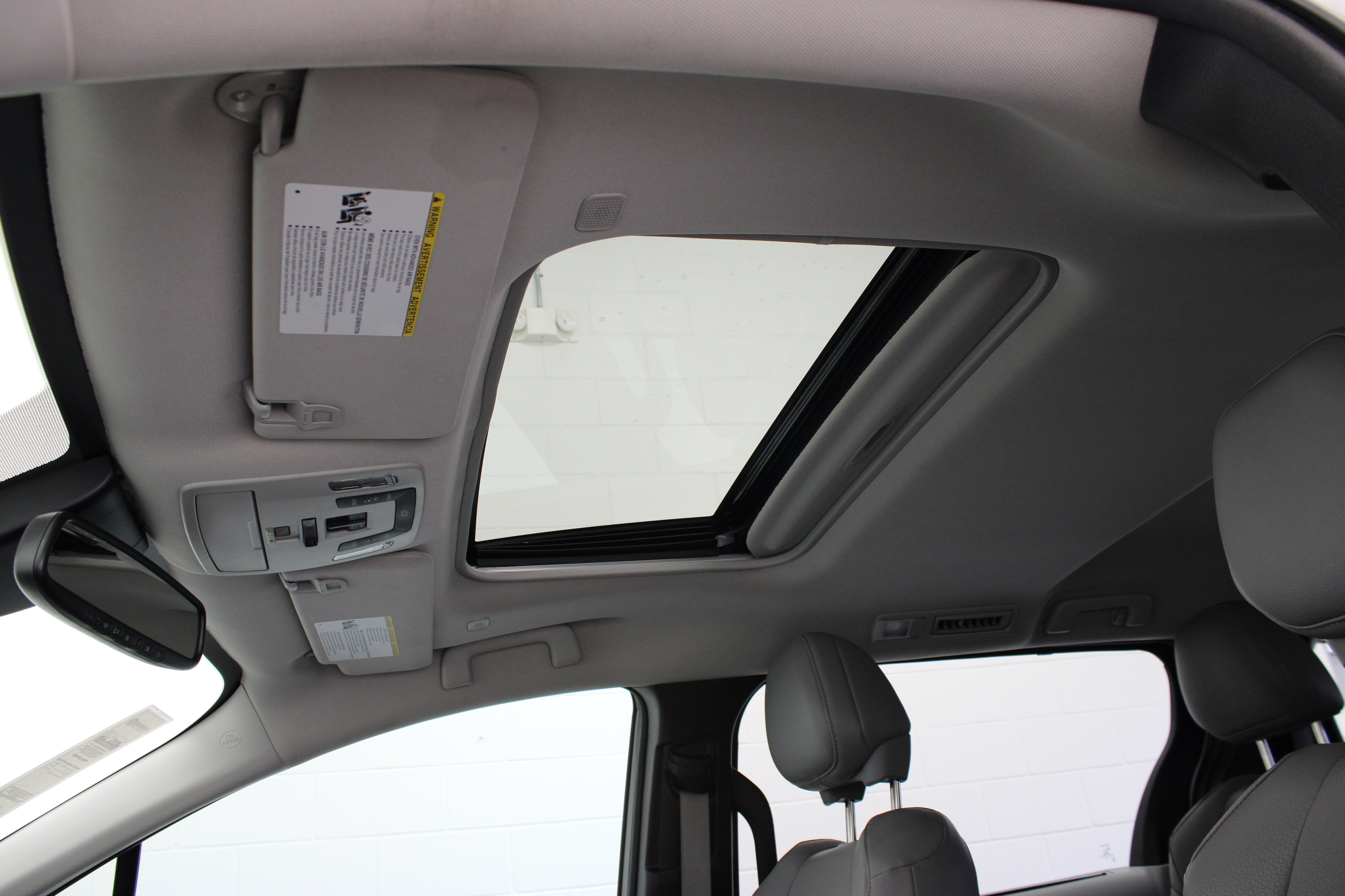Used 2025 Toyota Sienna XLE FWD image 27