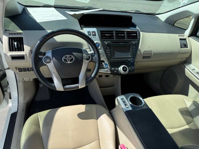 Used 2014 Toyota Prius V Five image 17