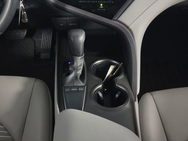 Used 2023 Toyota Camry SE image 28