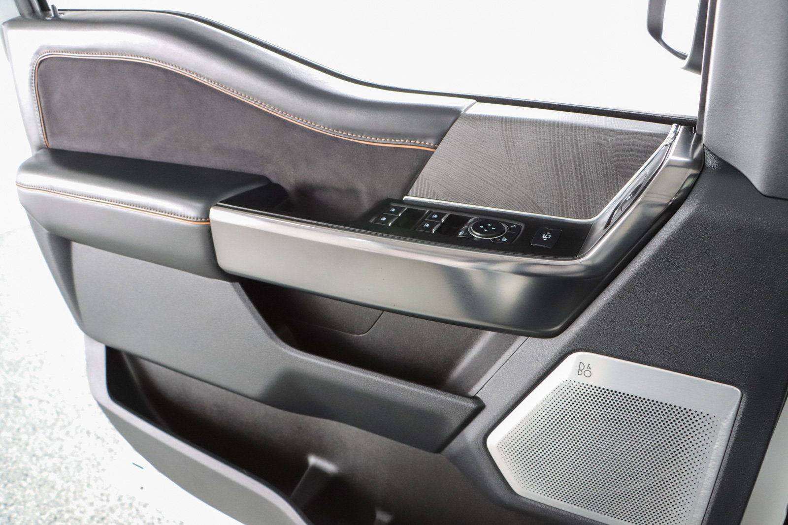 Used 2024 Ford F250 Platinum w/ FX4 Off-Road Package image 25