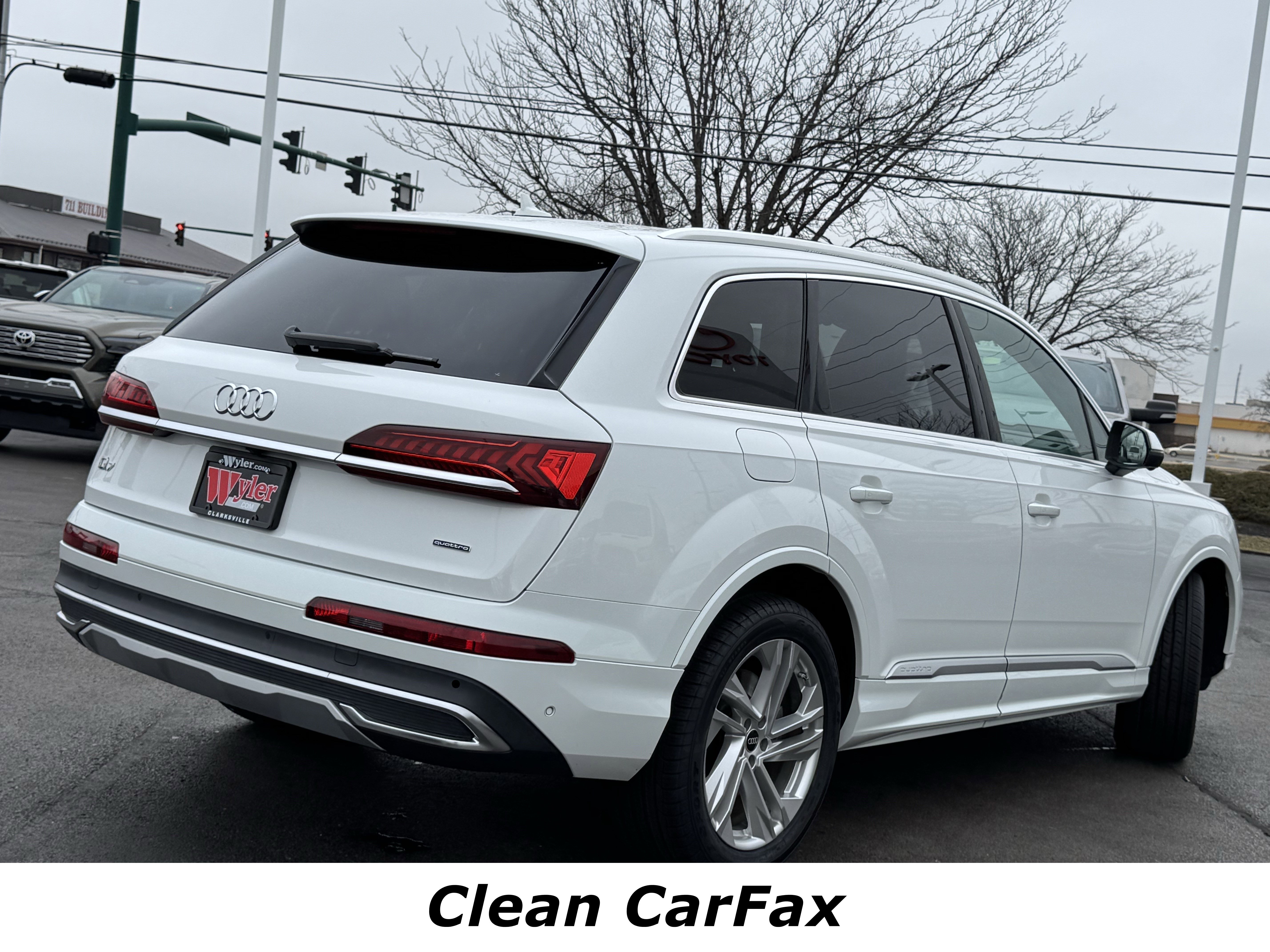 Used 2022 Audi Q7 Premium Plus image 3