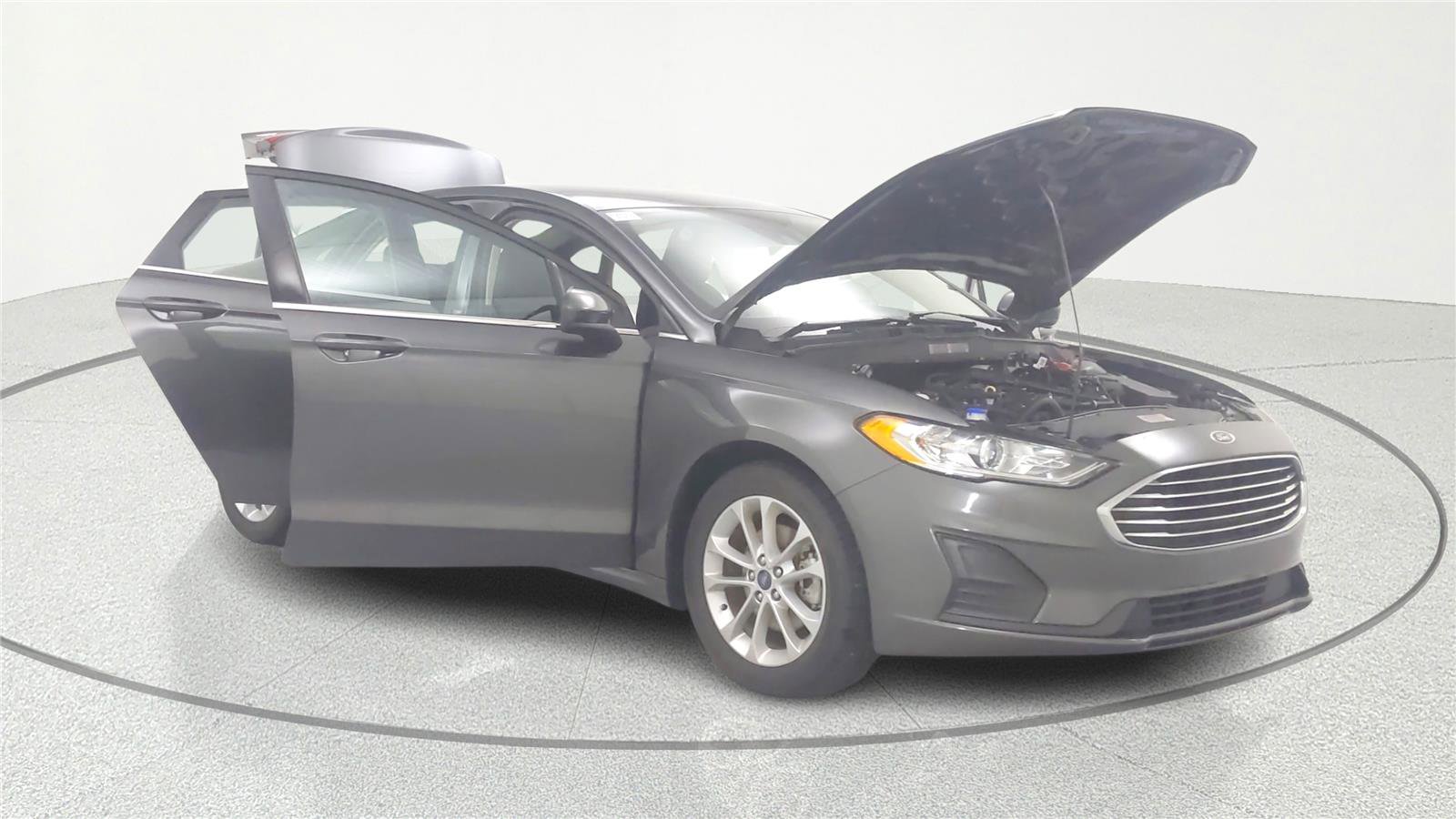 Used 2020 Ford Fusion SE image 5