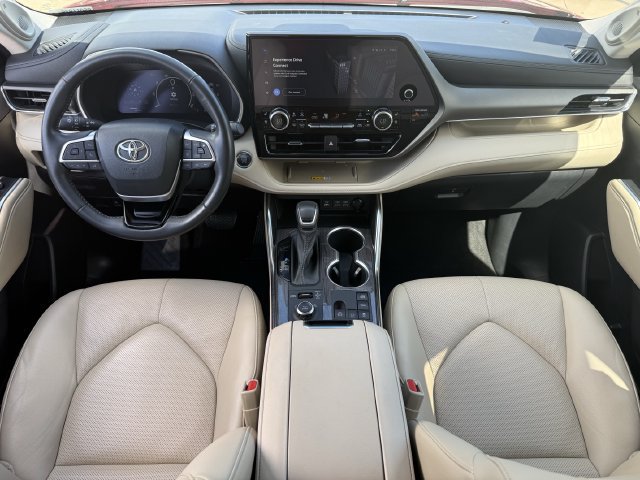 Used 2023 Toyota Highlander Limited AWD/4WD image 10