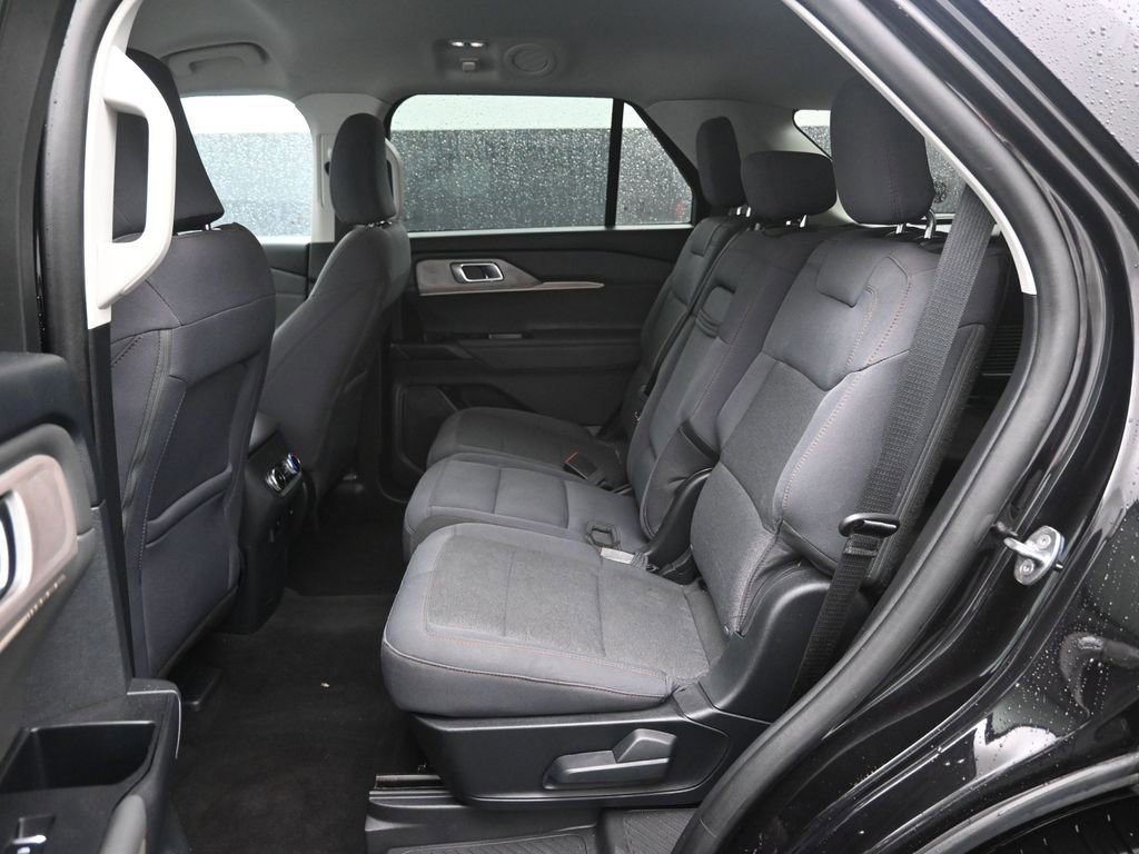 Used 2025 Ford Explorer Active image 26