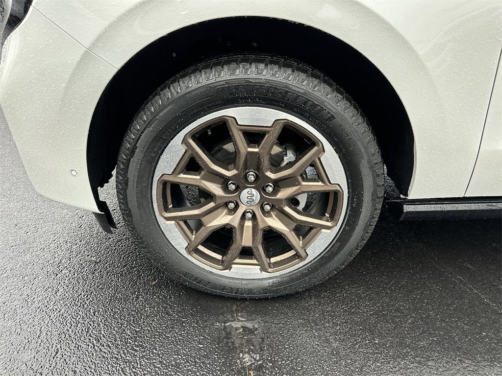 Used 2025 Ford Expedition Max King Ranch image 10