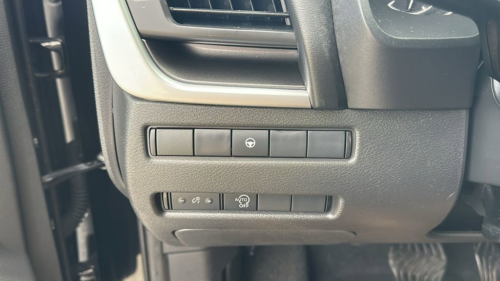 Used 2023 Nissan Rogue SV image 20