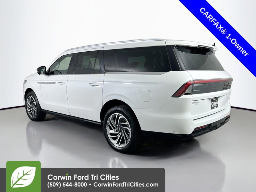 Used 2025 Lincoln Navigator L Reserve AWD/4WD image 11