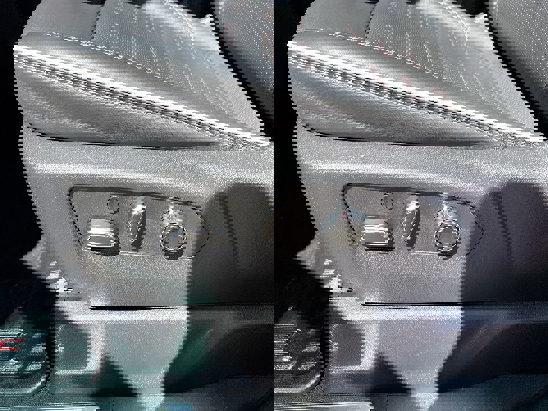 Used 2025 GMC Sierra 1500 AT4X image 14