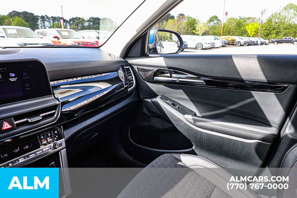 Used 2025 Kia Seltos S FWD image 46
