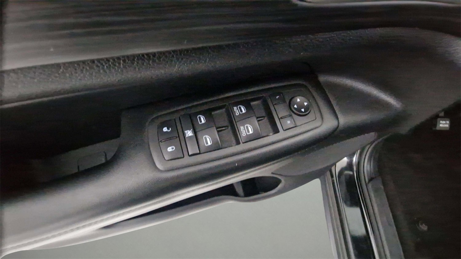 Used 2022 Jeep Grand Cherokee Laredo X image 25