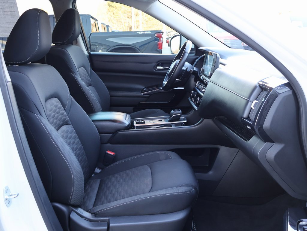 Used 2022 Nissan Pathfinder SV image 35