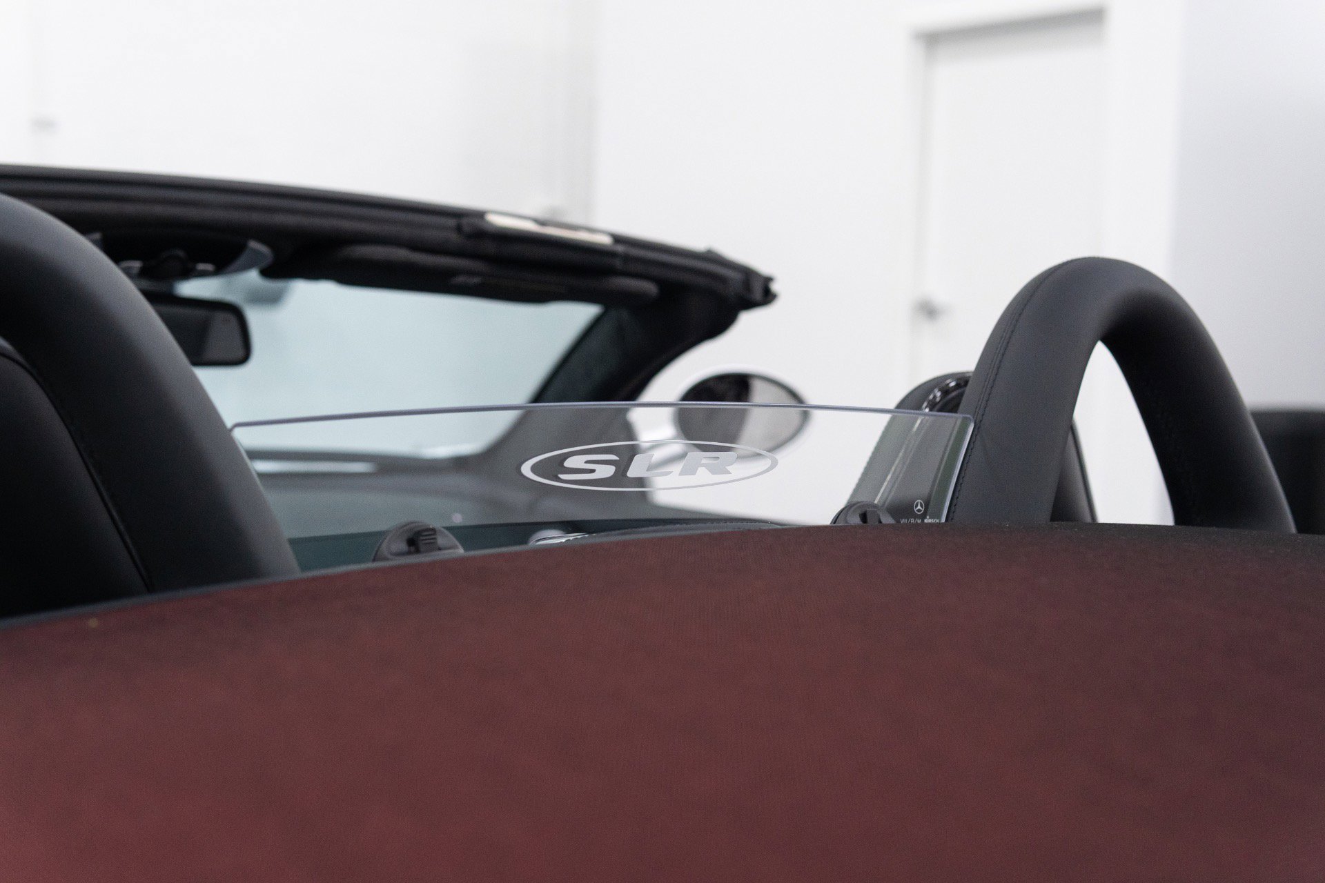 Used 2009 Mercedes-Benz SLR image 25