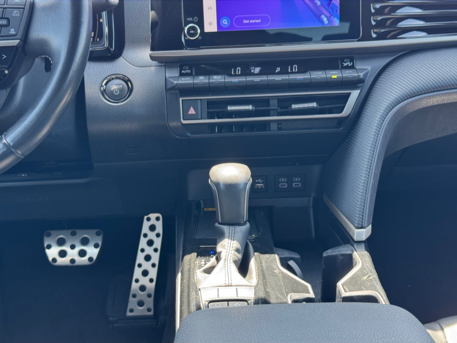Used 2025 Toyota Camry SE FWD image 15