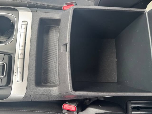 Used 2023 Kia Carnival LX FWD image 48