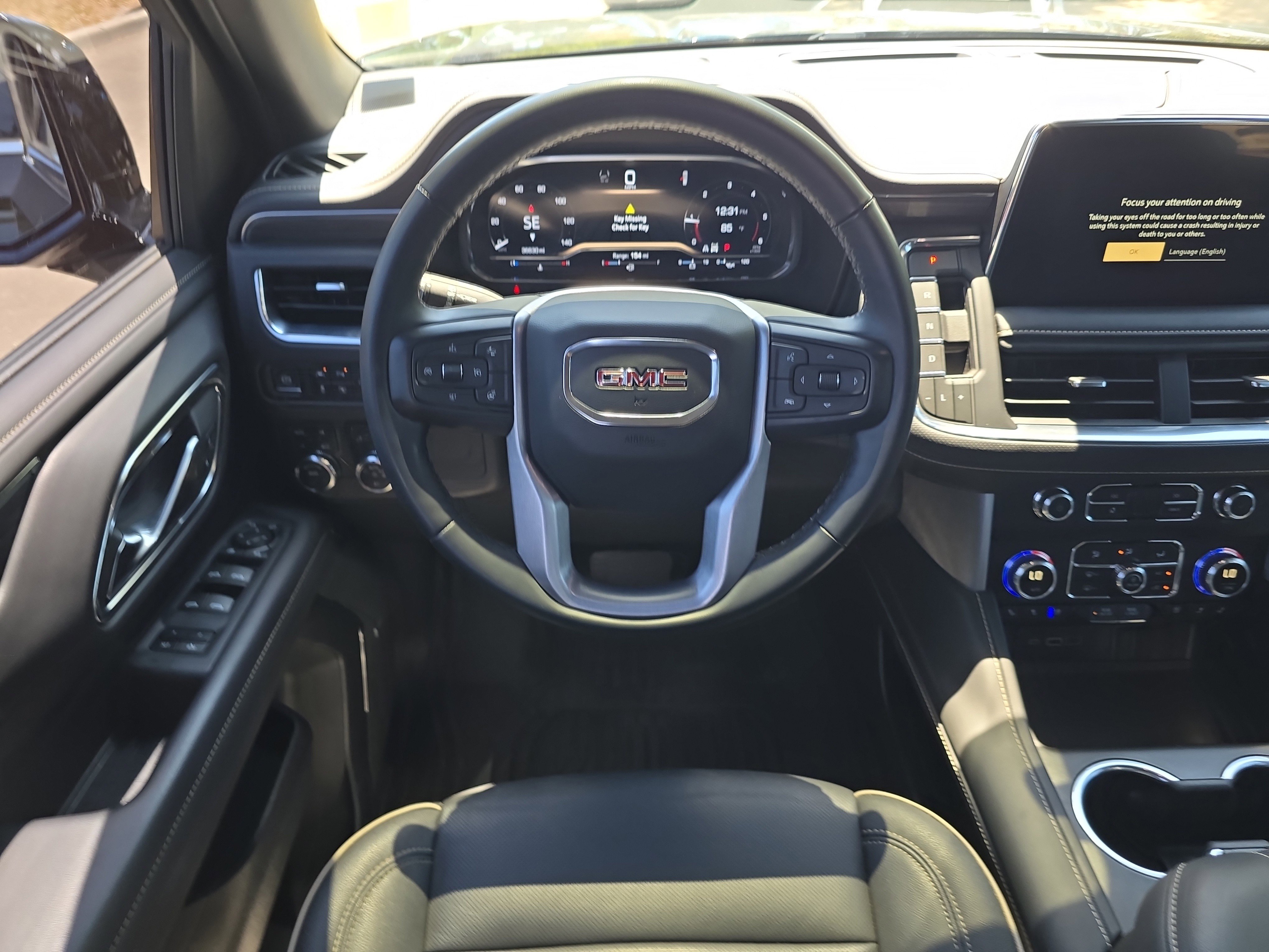 Used 2023 GMC Yukon SLT w/ SLT Luxury Package AWD/4WD image 14