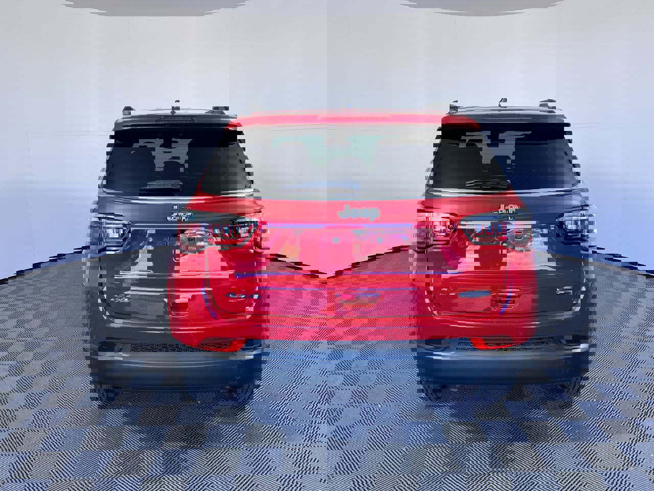 Used 2024 Jeep Compass Latitude image 4