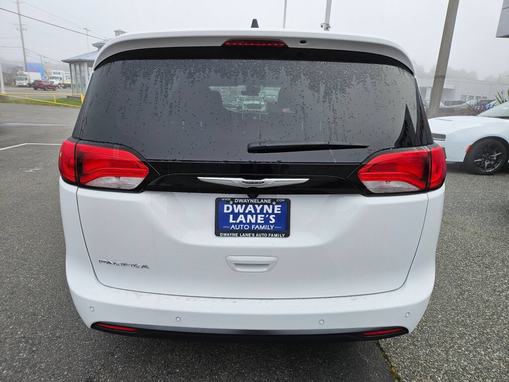 New 2027 Chrysler Pacifica LX FWD image 4